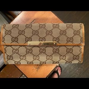 Gucci wallet